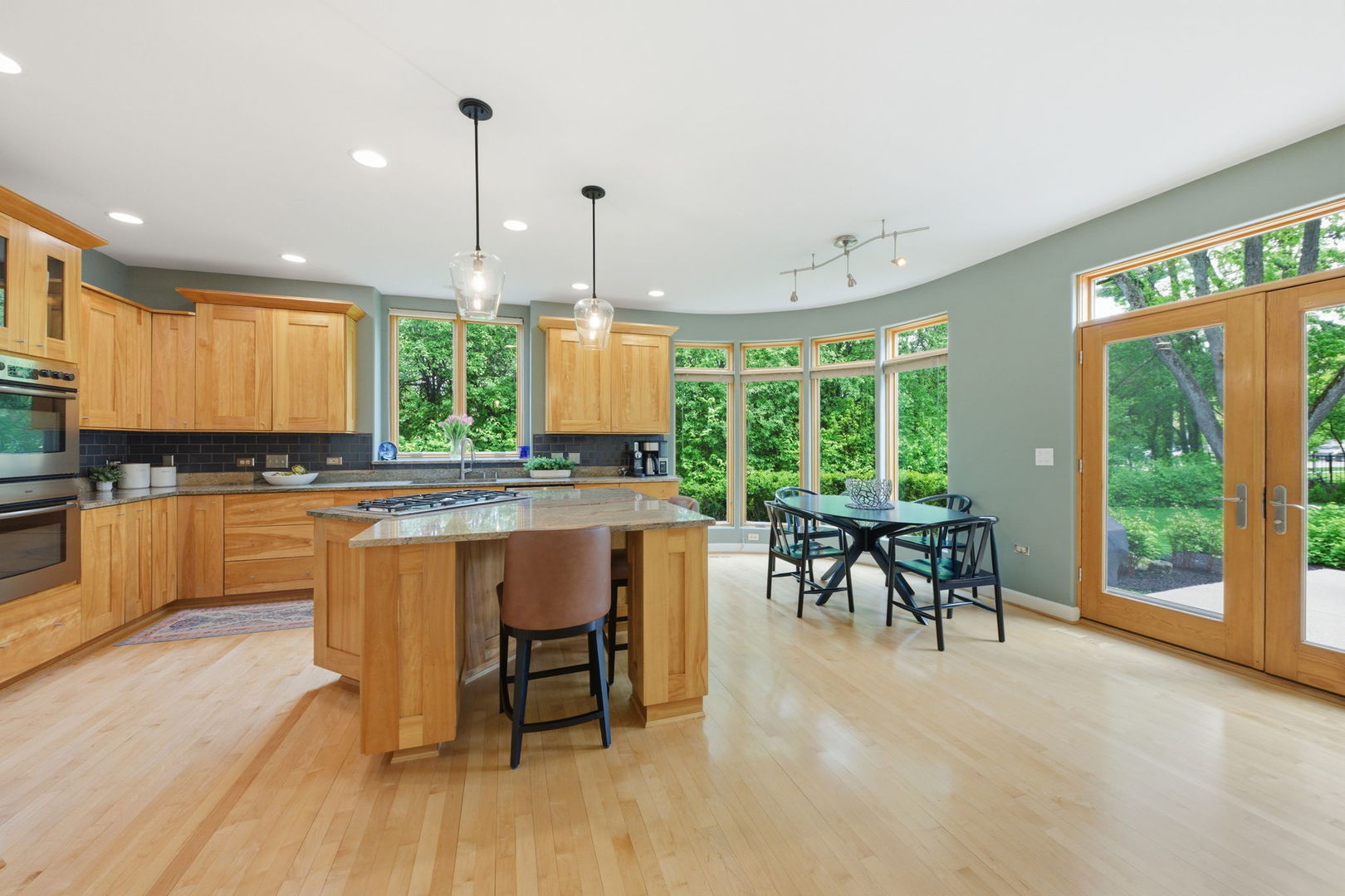 1076 Prairie Avenue, Naperville, IL 60540