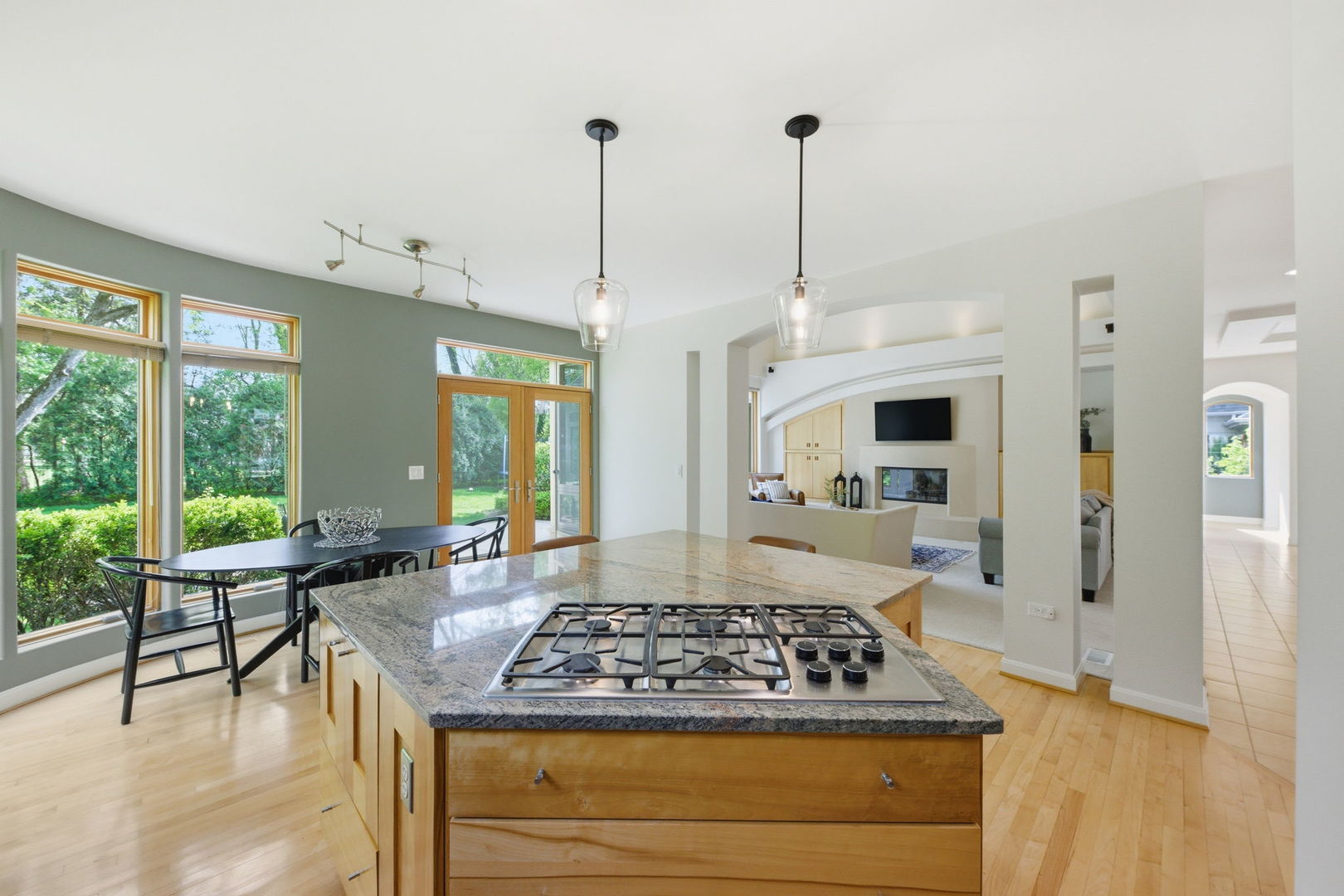 1076 Prairie Avenue, Naperville, IL 60540