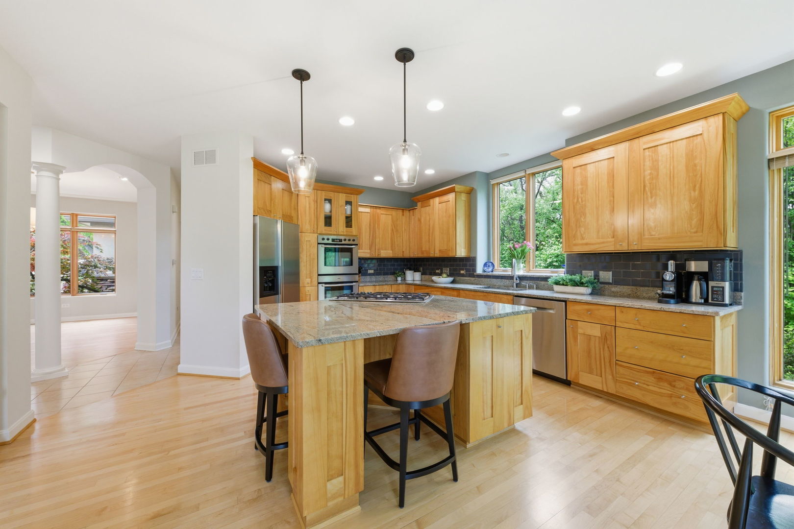 1076 Prairie Avenue, Naperville, IL 60540