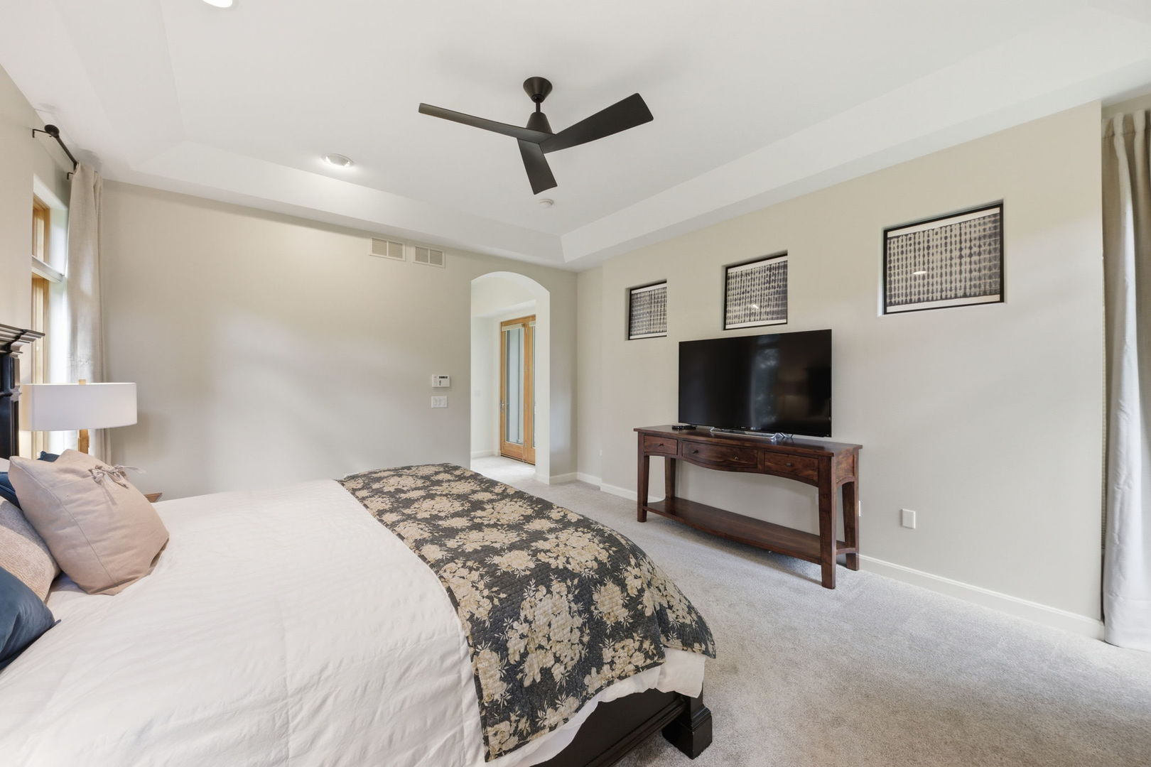 1076 Prairie Avenue, Naperville, IL 60540