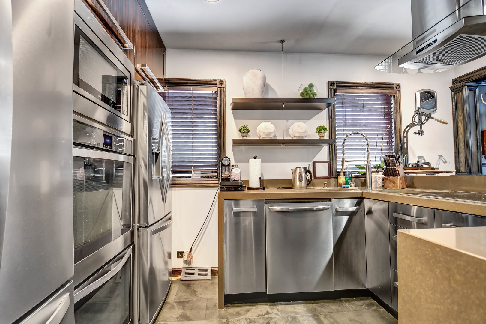 491 OLD SURREY Lane #A, Hinsdale, IL 60521