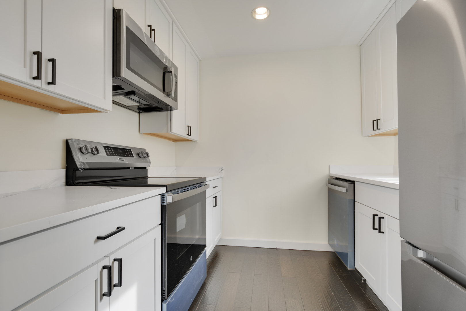 491 OLD SURREY Lane #B, Hinsdale, IL 60521