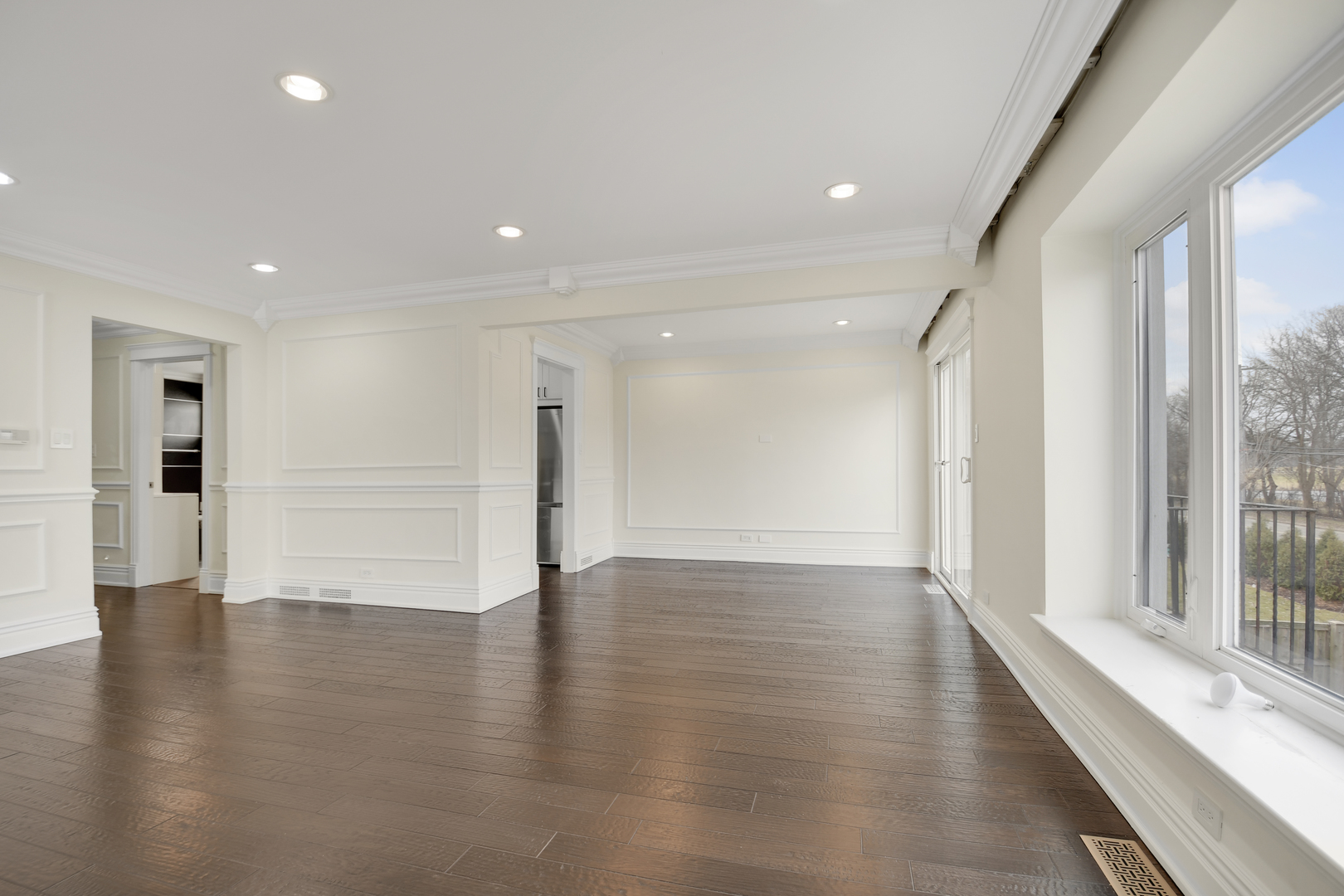 491 OLD SURREY Lane #B, Hinsdale, IL 60521