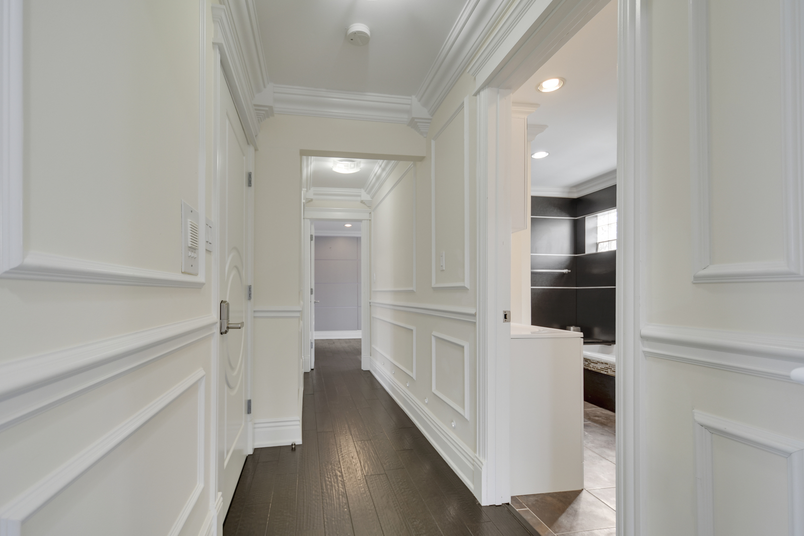 491 OLD SURREY Lane #B, Hinsdale, IL 60521