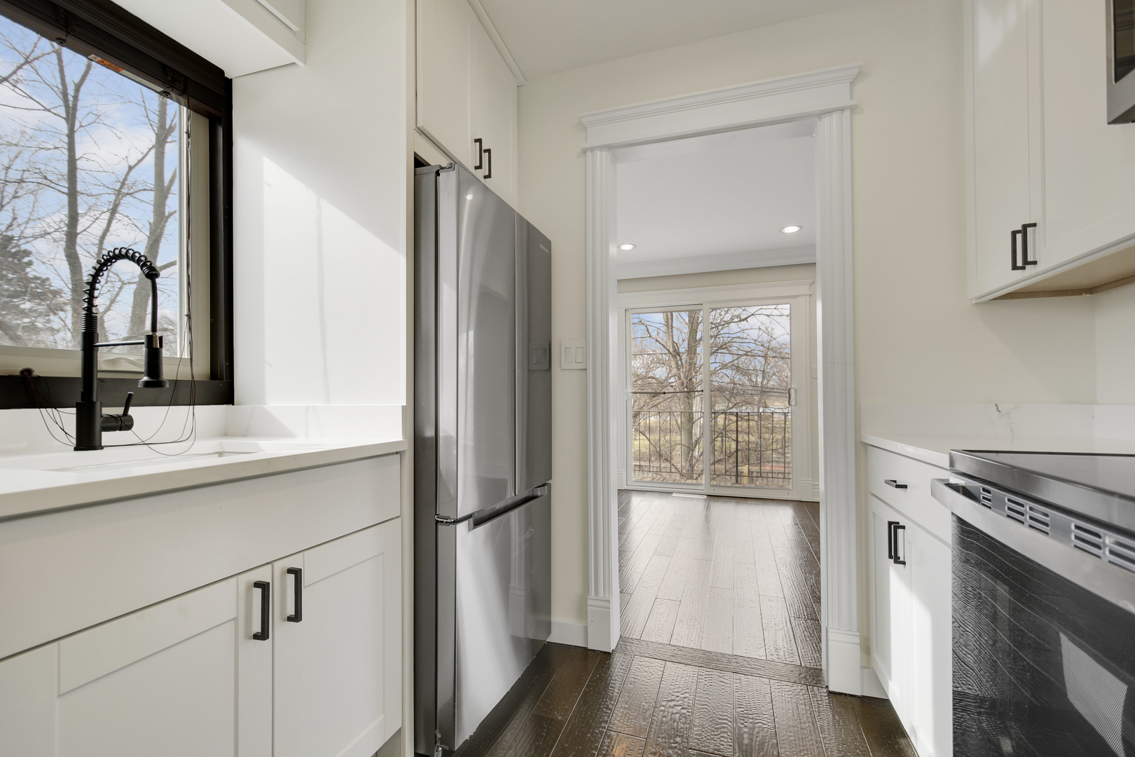 491 OLD SURREY Lane #B, Hinsdale, IL 60521