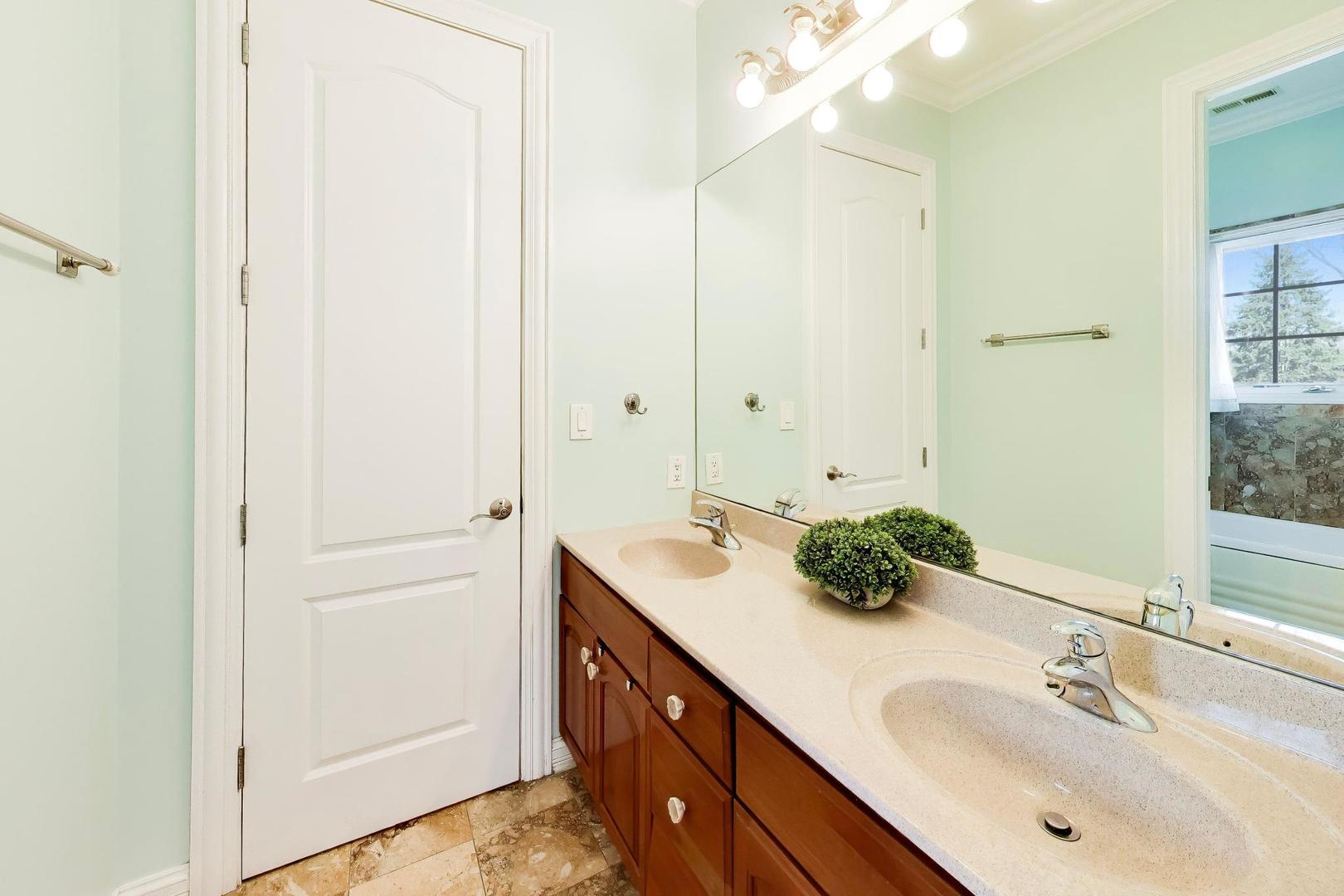 6642 N Kilbourn Avenue, Lincolnwood, IL 60712