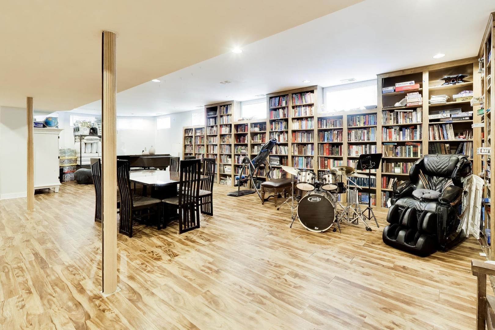 6642 N Kilbourn Avenue, Lincolnwood, IL 60712