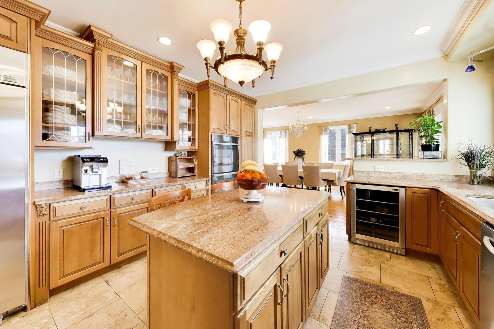 6642 N Kilbourn Avenue, Lincolnwood, IL 60712