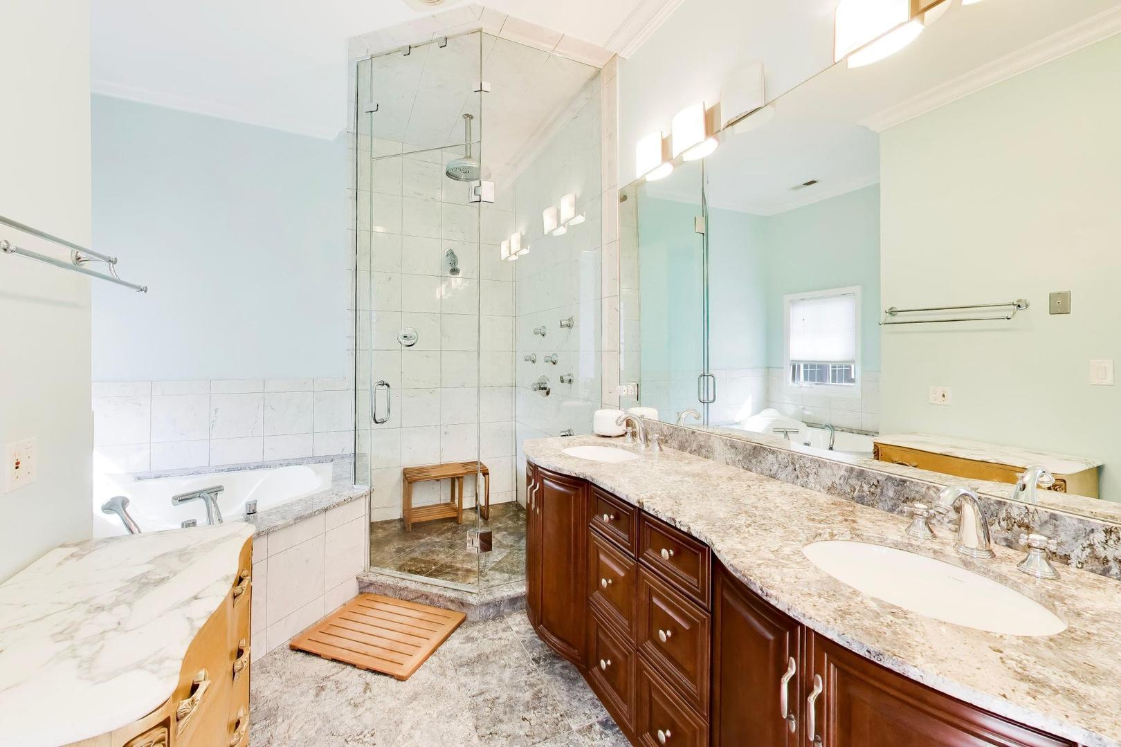 6642 N Kilbourn Avenue, Lincolnwood, IL 60712