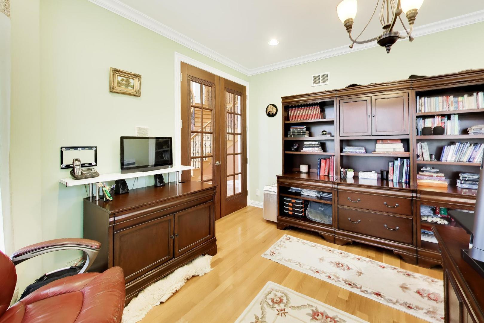 6642 N Kilbourn Avenue, Lincolnwood, IL 60712