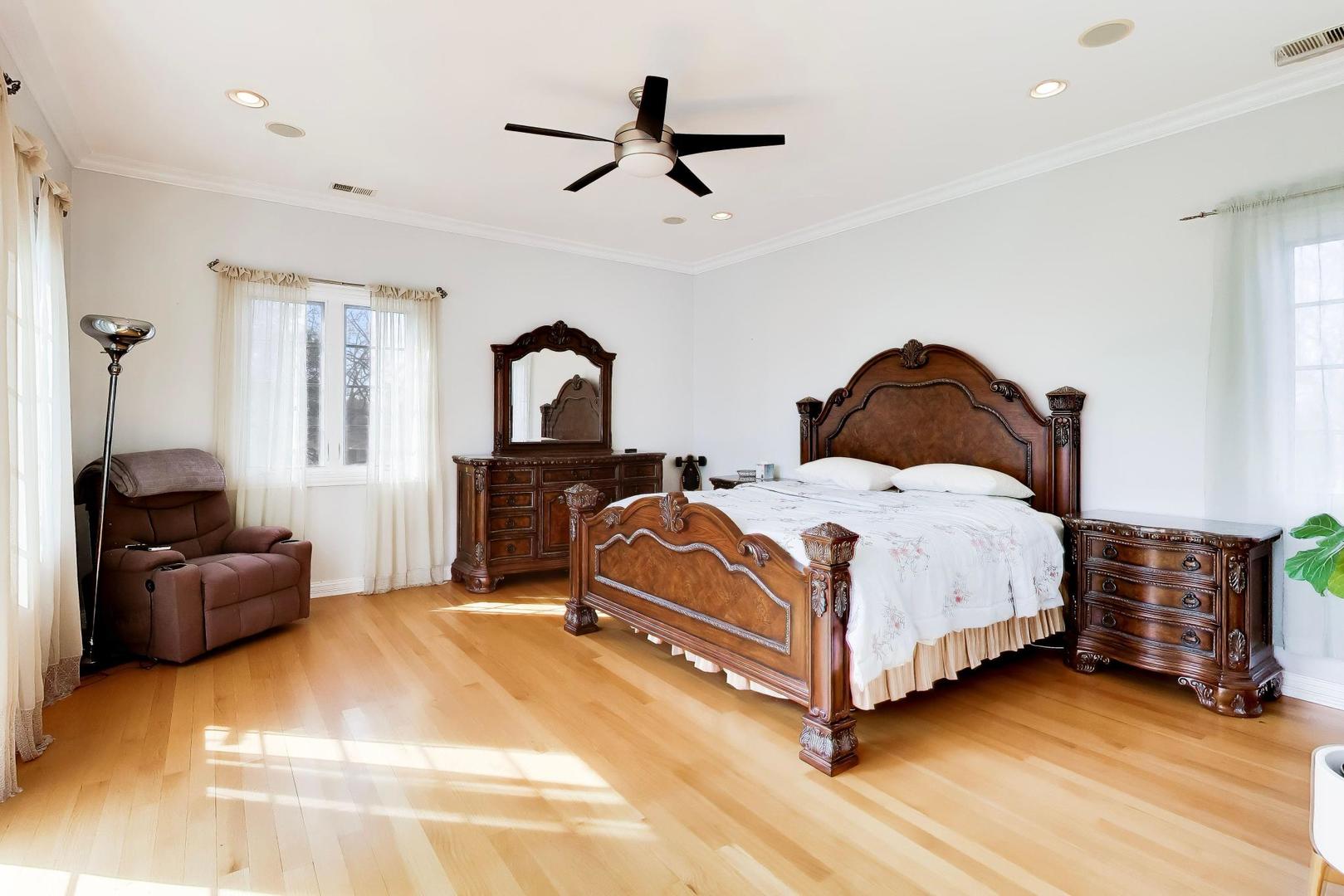 6642 N Kilbourn Avenue, Lincolnwood, IL 60712