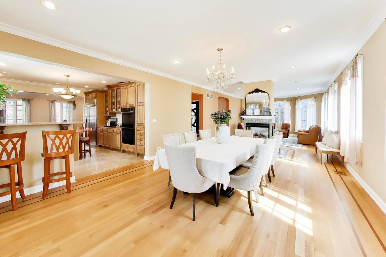 6642 N Kilbourn Avenue, Lincolnwood, IL 60712