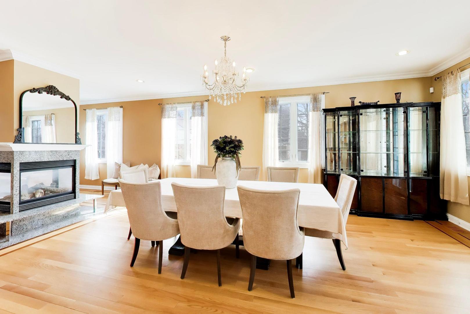 6642 N Kilbourn Avenue, Lincolnwood, IL 60712