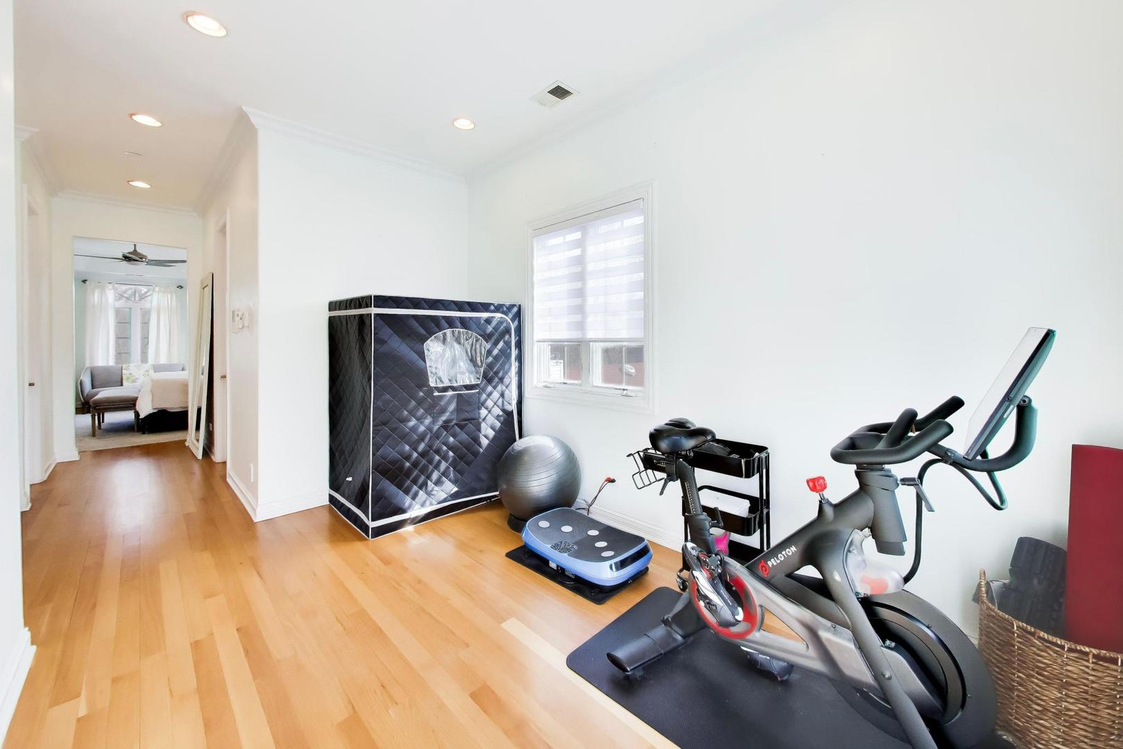 6642 N Kilbourn Avenue, Lincolnwood, IL 60712