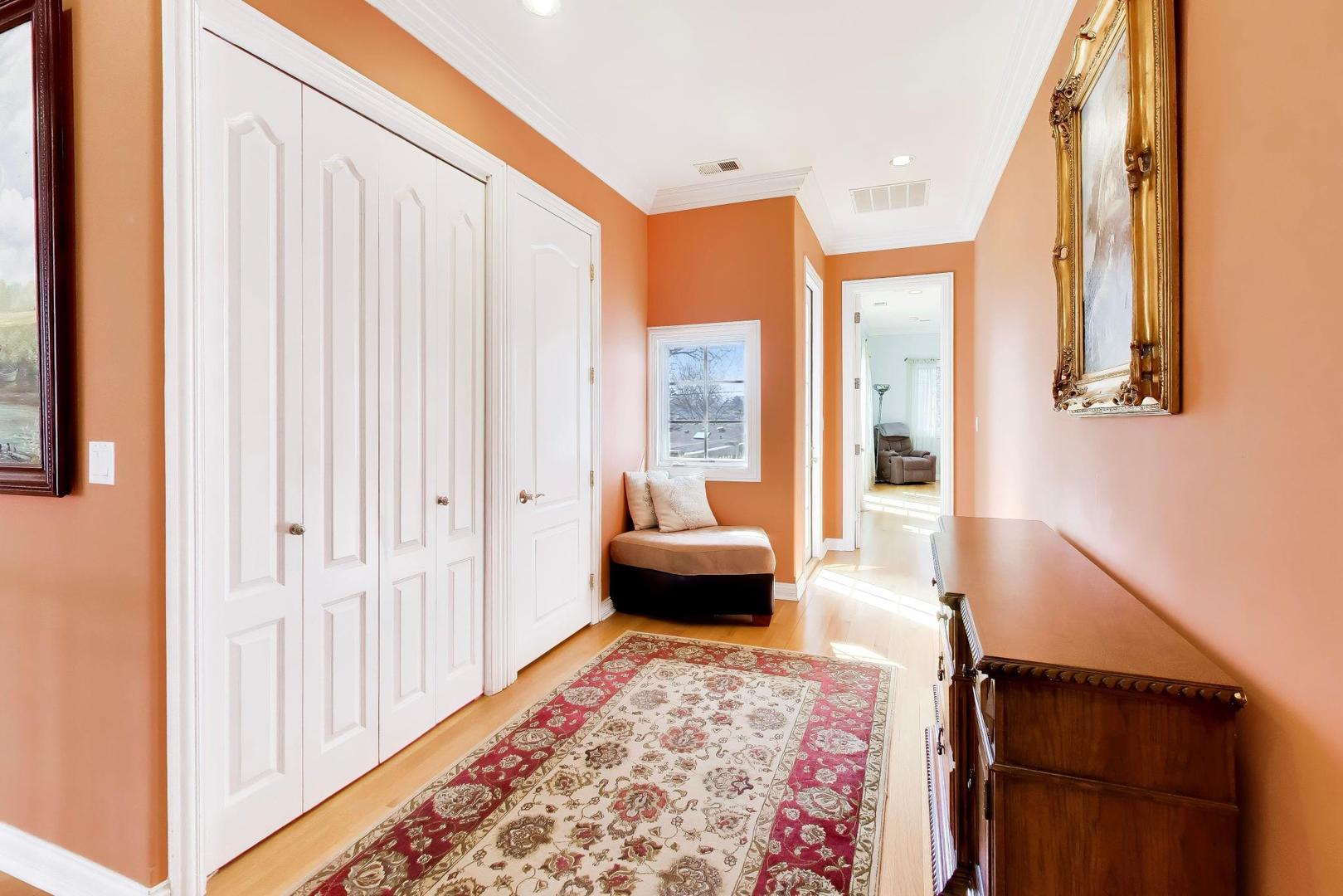 6642 N Kilbourn Avenue, Lincolnwood, IL 60712