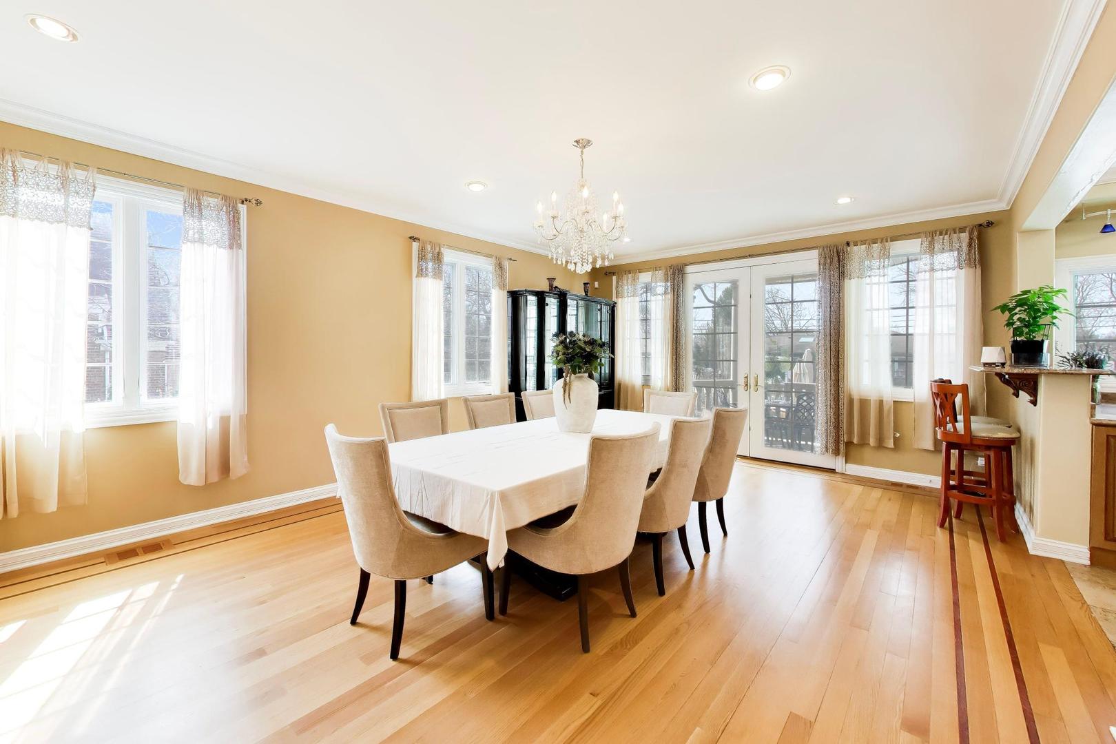 6642 N Kilbourn Avenue, Lincolnwood, IL 60712