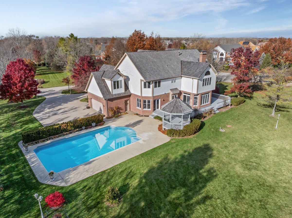 4588 Pamela Court, Long Grove, IL 60047