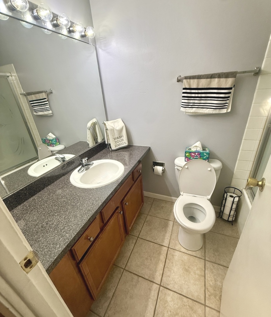 6010 Oakwood Drive #5D, Lisle, IL 60532