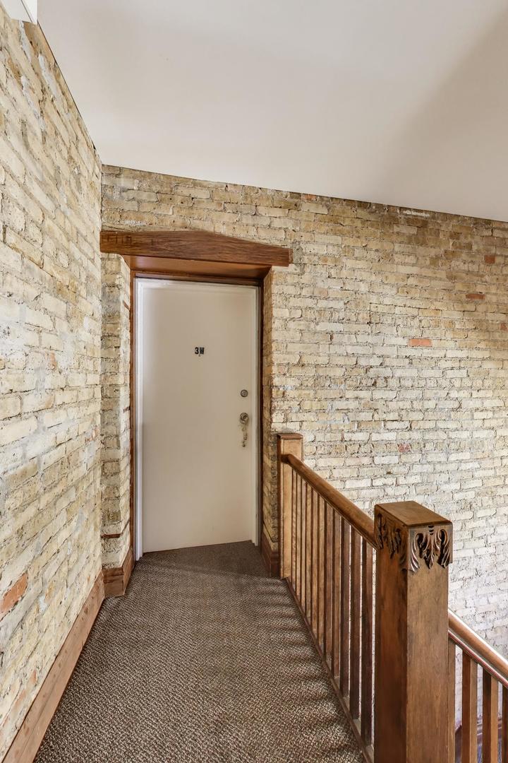 4722 N Kenneth Avenue #3W, Chicago, IL 60630