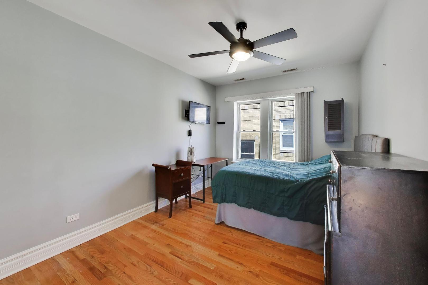 4722 N Kenneth Avenue #3W, Chicago, IL 60630