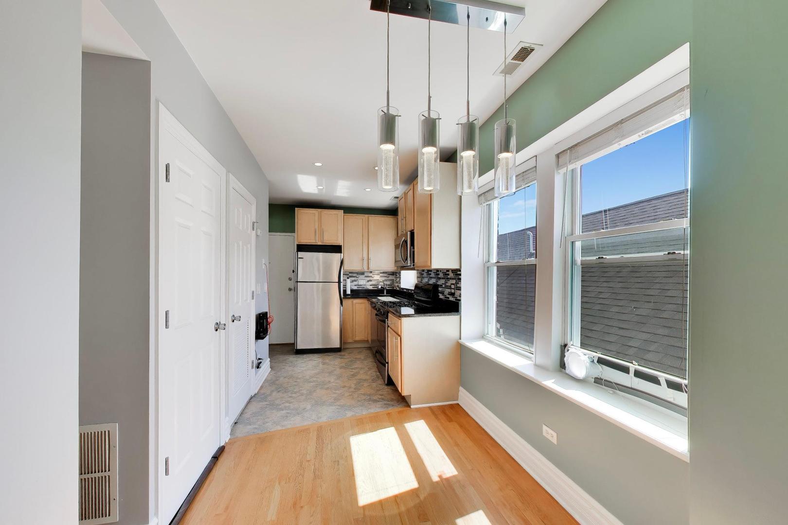 4722 N Kenneth Avenue #3W, Chicago, IL 60630