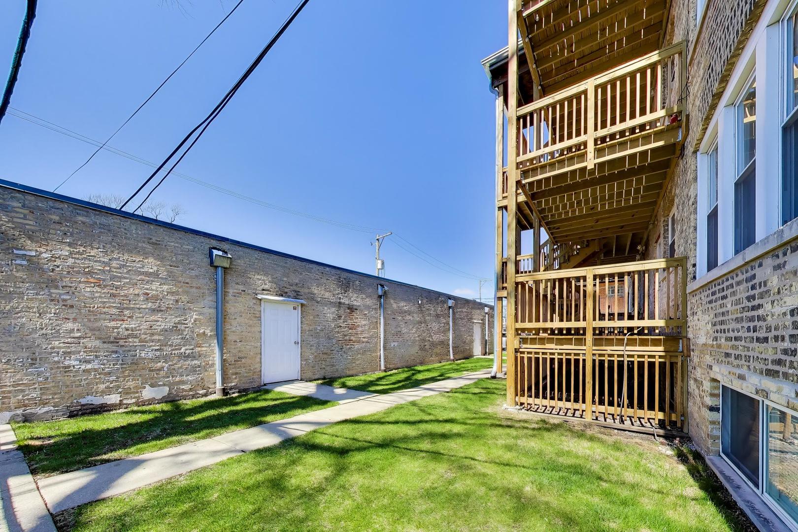 4722 N Kenneth Avenue #3W, Chicago, IL 60630