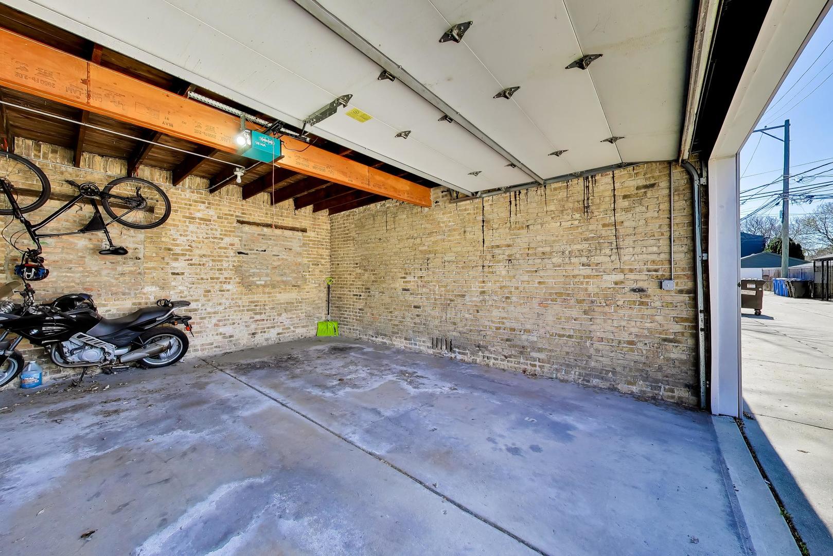 4722 N Kenneth Avenue #3W, Chicago, IL 60630