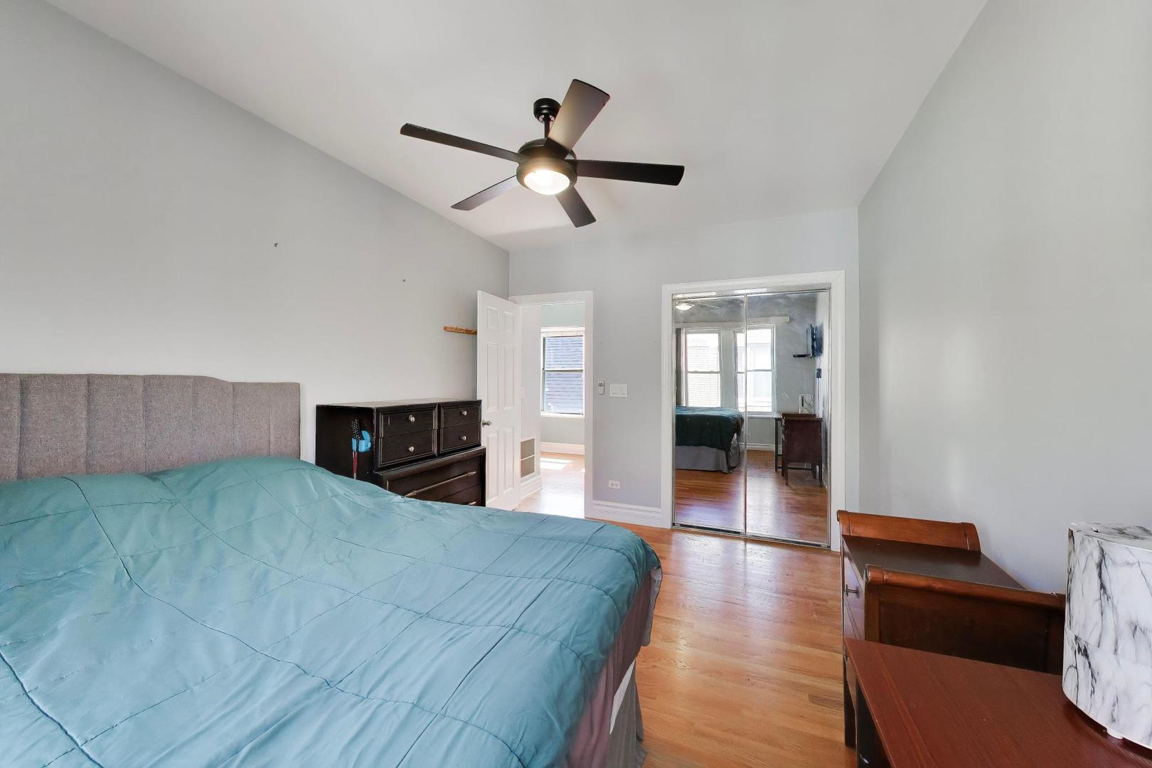 4722 N Kenneth Avenue #3W, Chicago, IL 60630