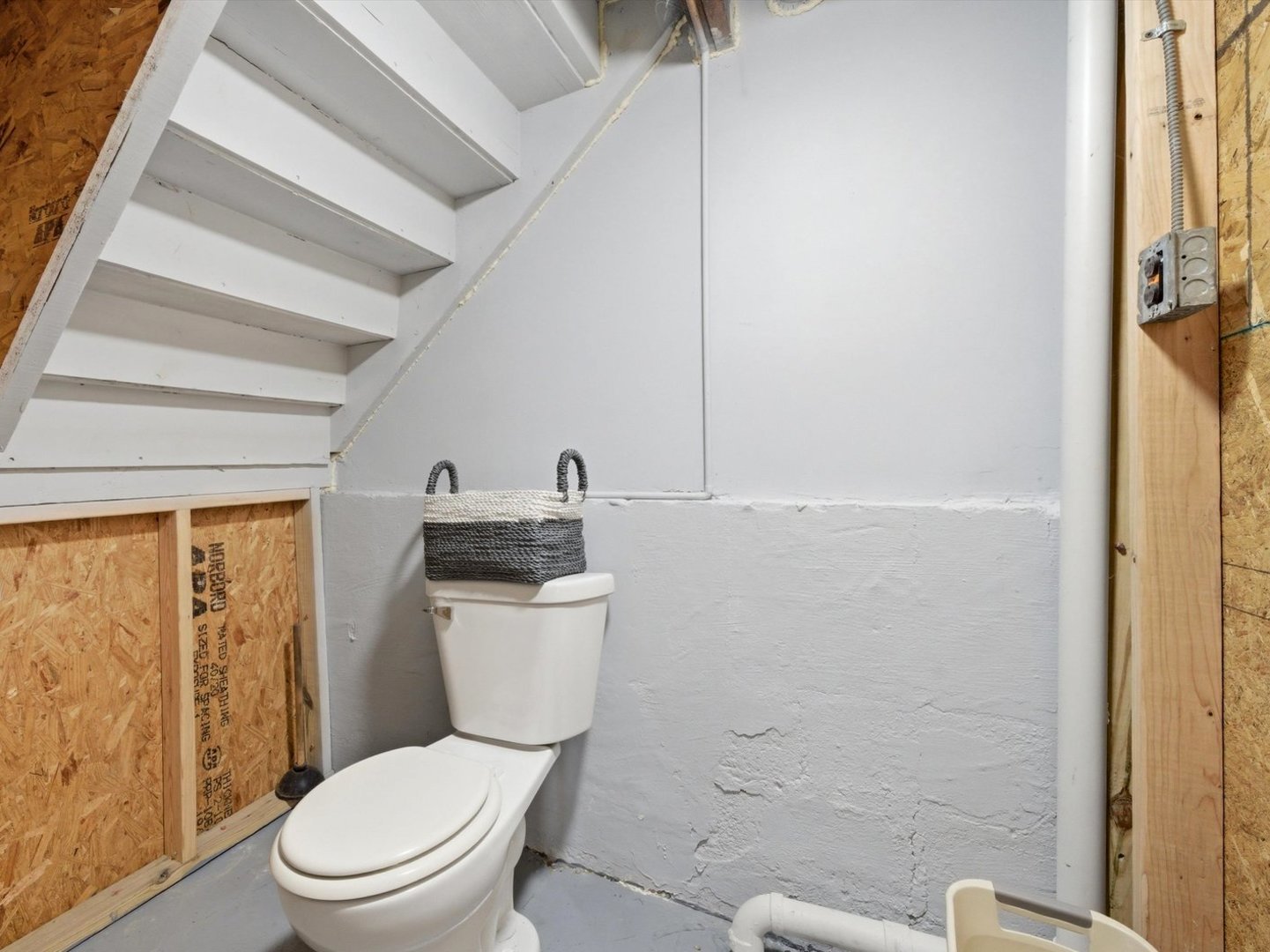 1627 S 14th Avenue, Maywood, IL 60153