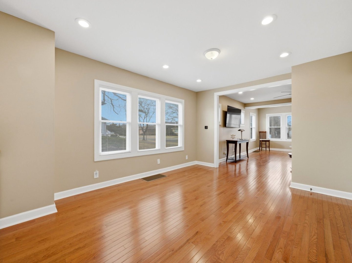 1627 S 14th Avenue, Maywood, IL 60153