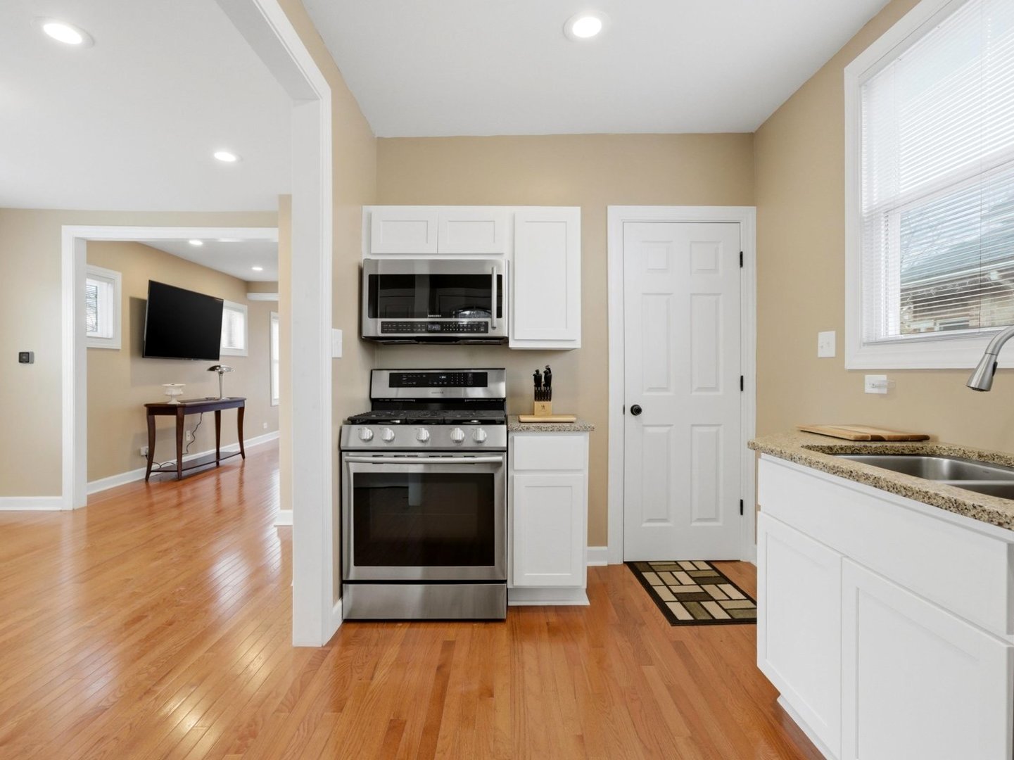 1627 S 14th Avenue, Maywood, IL 60153