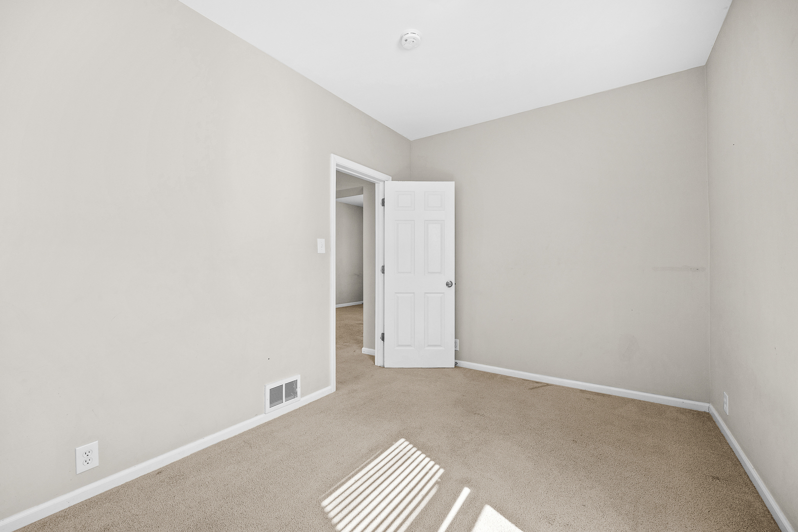 6152 S Austin Avenue, Chicago, IL 60638