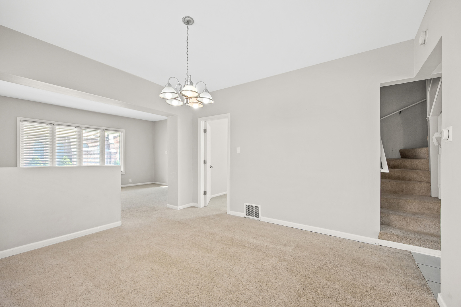 6152 S Austin Avenue, Chicago, IL 60638