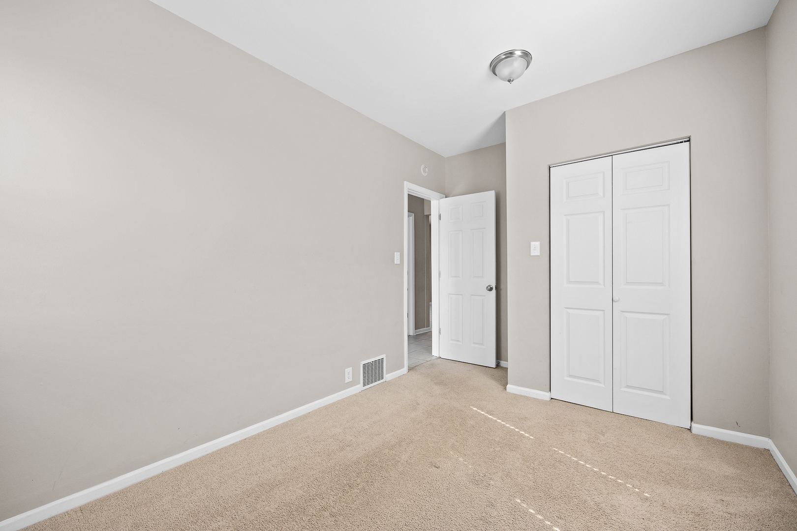 6152 S Austin Avenue, Chicago, IL 60638