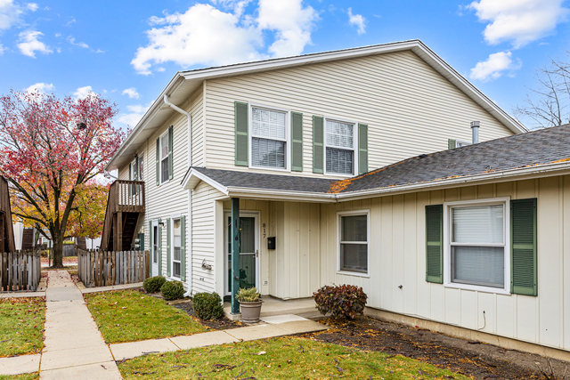 817 Wellington Avenue #817, Elk Grove Village, IL 60007