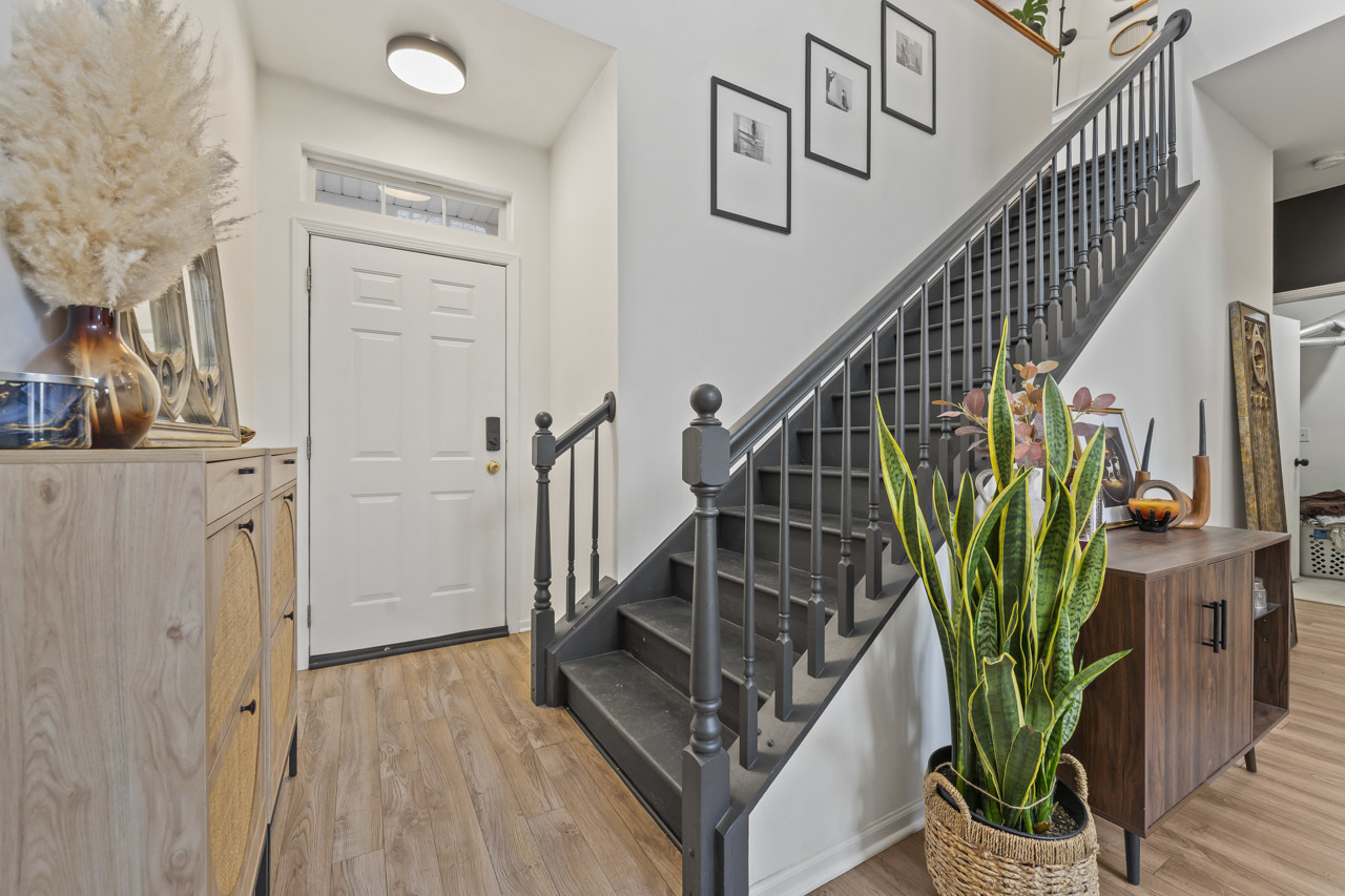 1124 Colonial Drive, Joliet, IL 60432