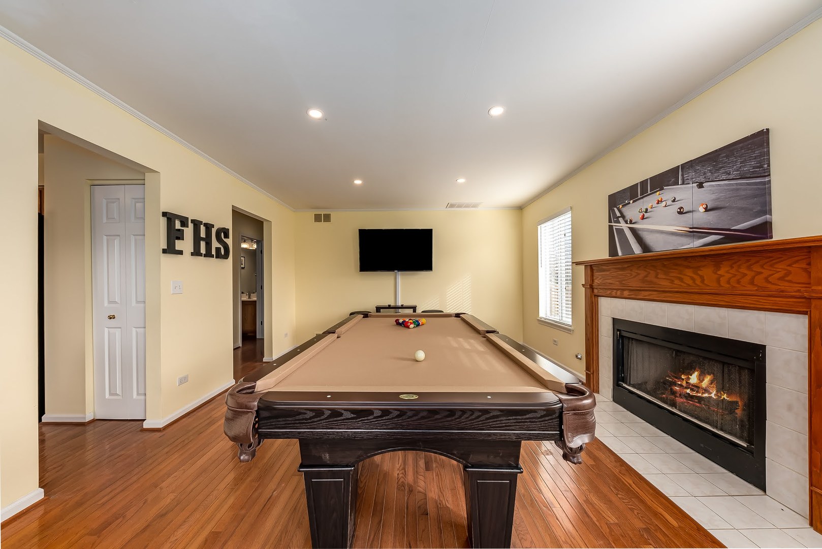 2735 Skylane Drive, Naperville, IL 60564