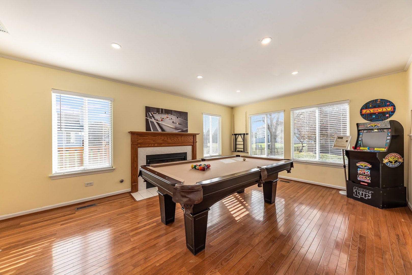 2735 Skylane Drive, Naperville, IL 60564