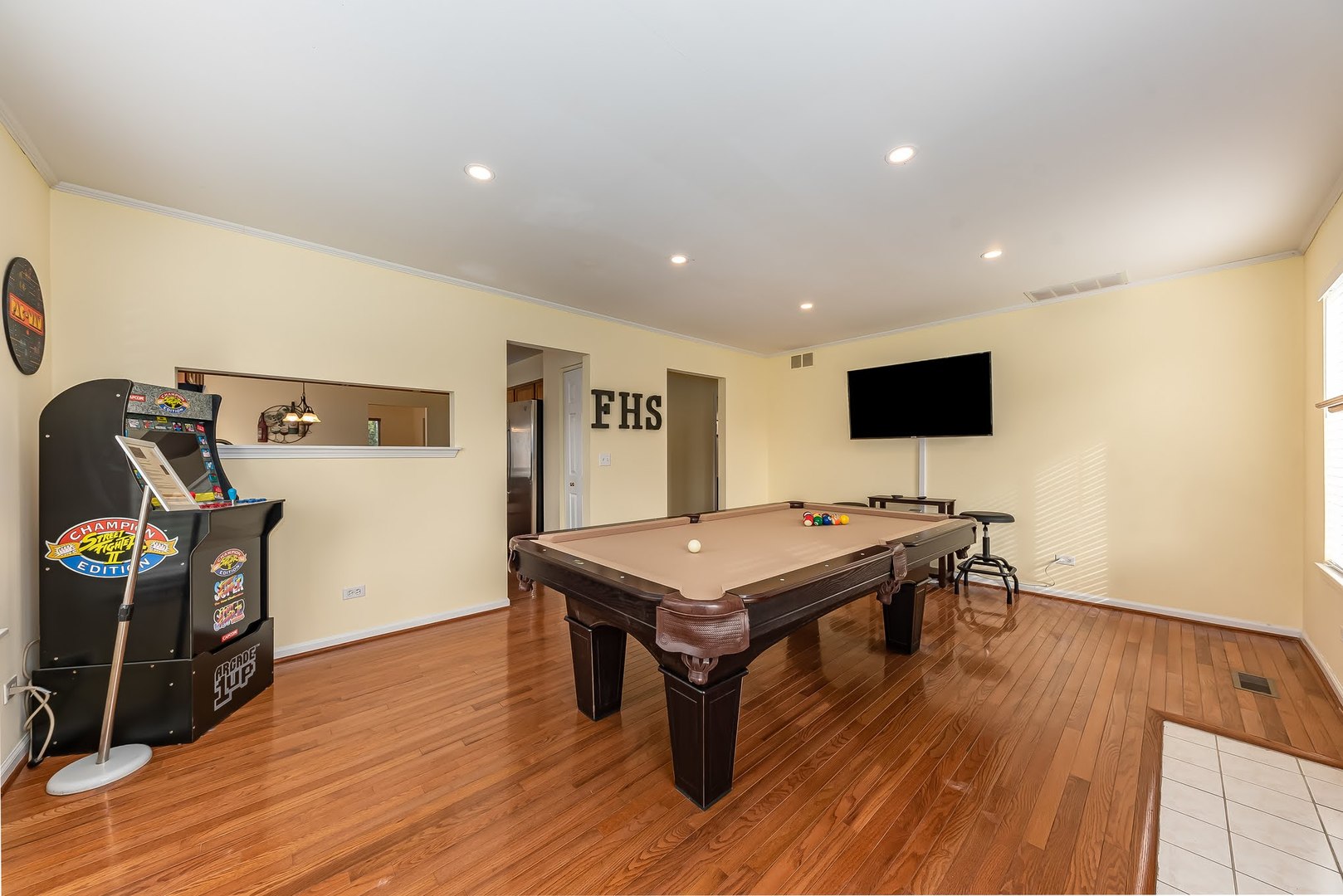 2735 Skylane Drive, Naperville, IL 60564