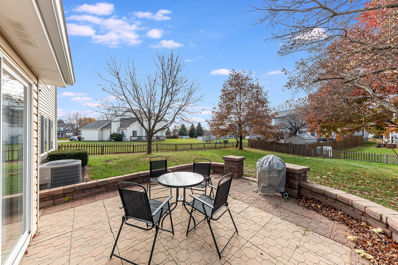 2735 Skylane Drive, Naperville, IL 60564