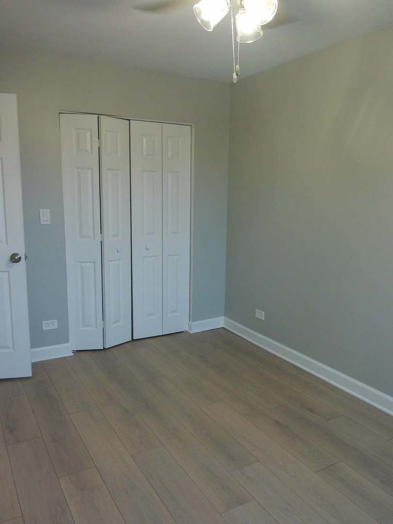 1506 E 72nd Place, Chicago, IL 60619