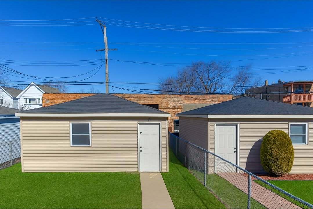 1506 E 72nd Place, Chicago, IL 60619