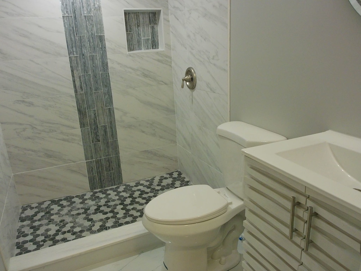 1506 E 72nd Place, Chicago, IL 60619