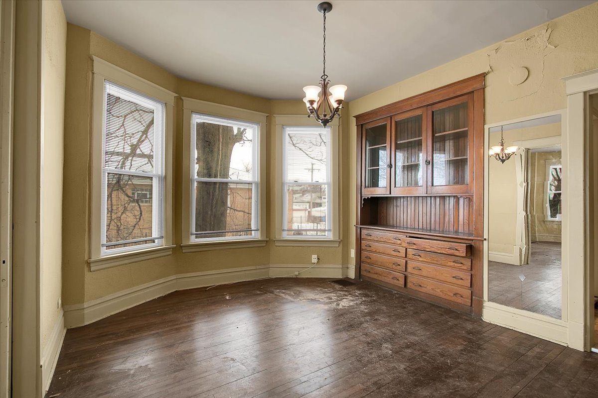 9232 S Essex Avenue, Chicago, IL 60617