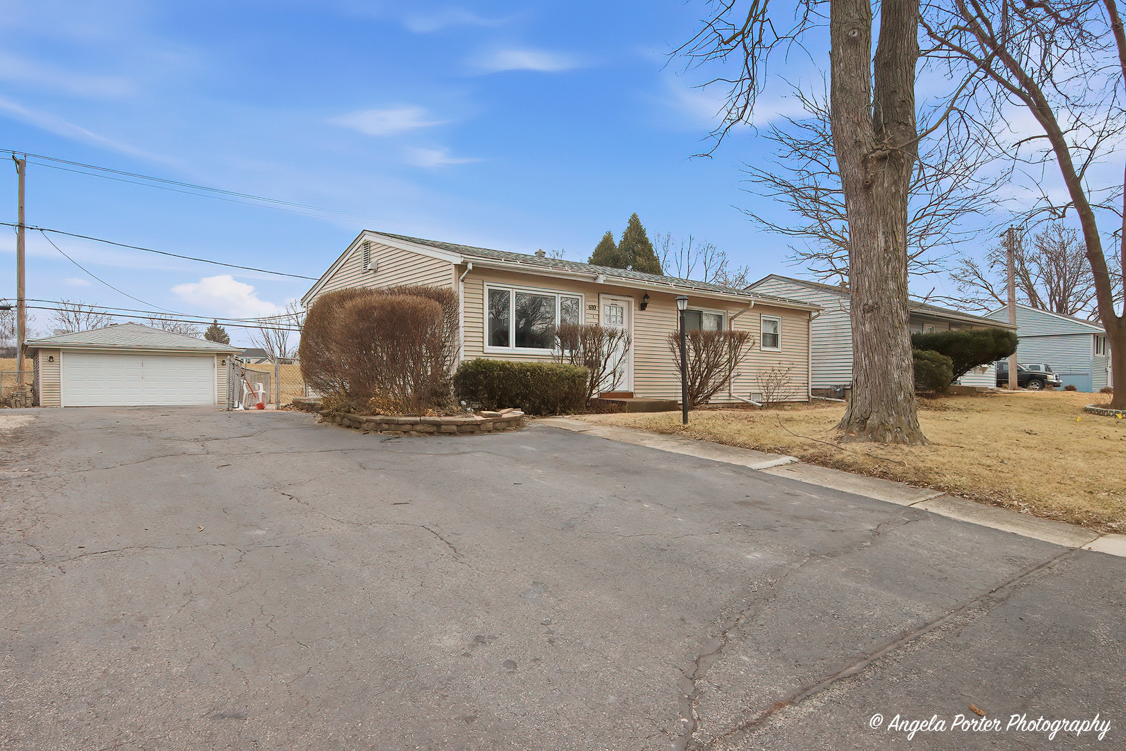 610 Larkdale Row, Wauconda, IL 60084