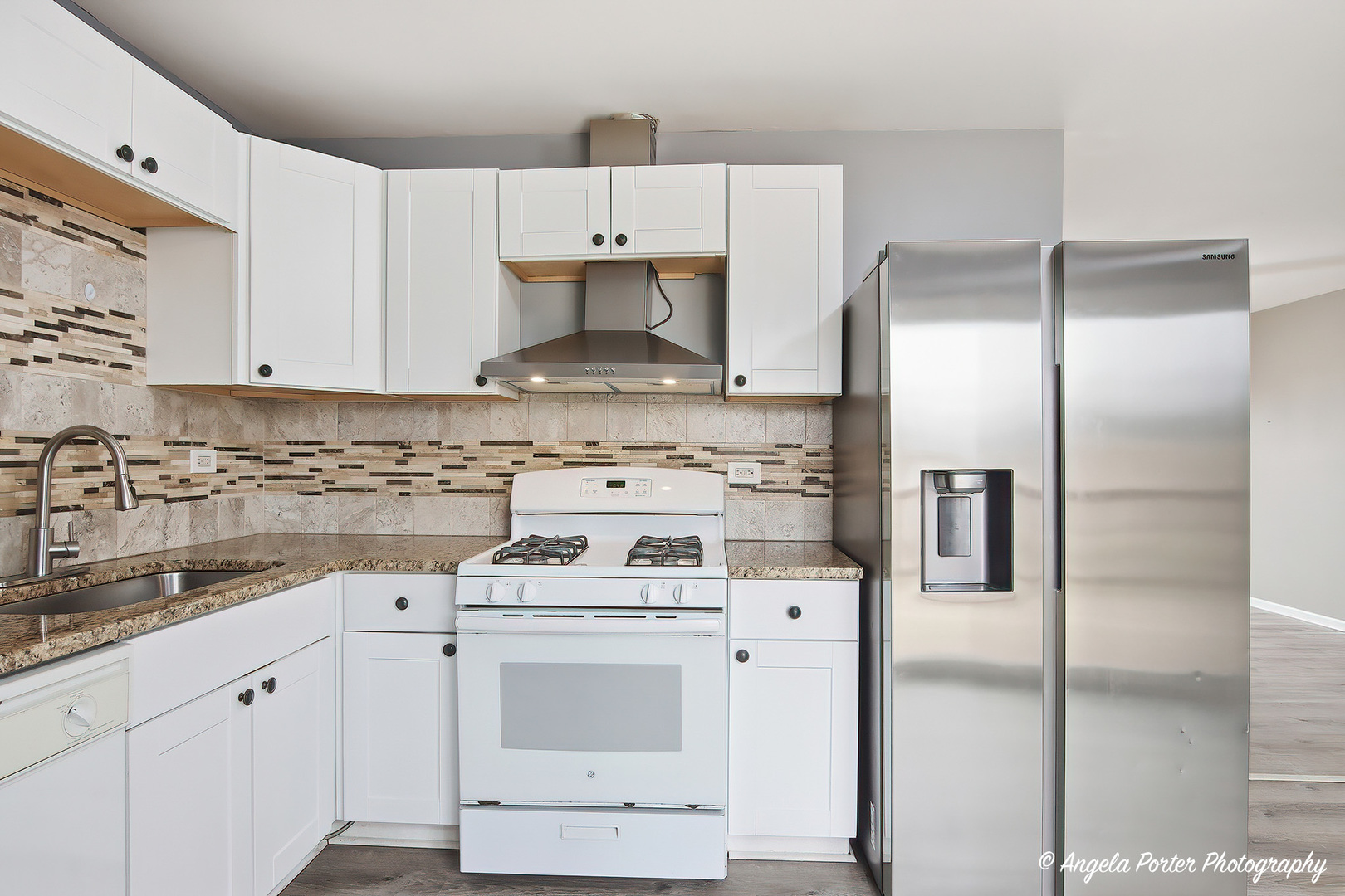 610 Larkdale Row, Wauconda, IL 60084