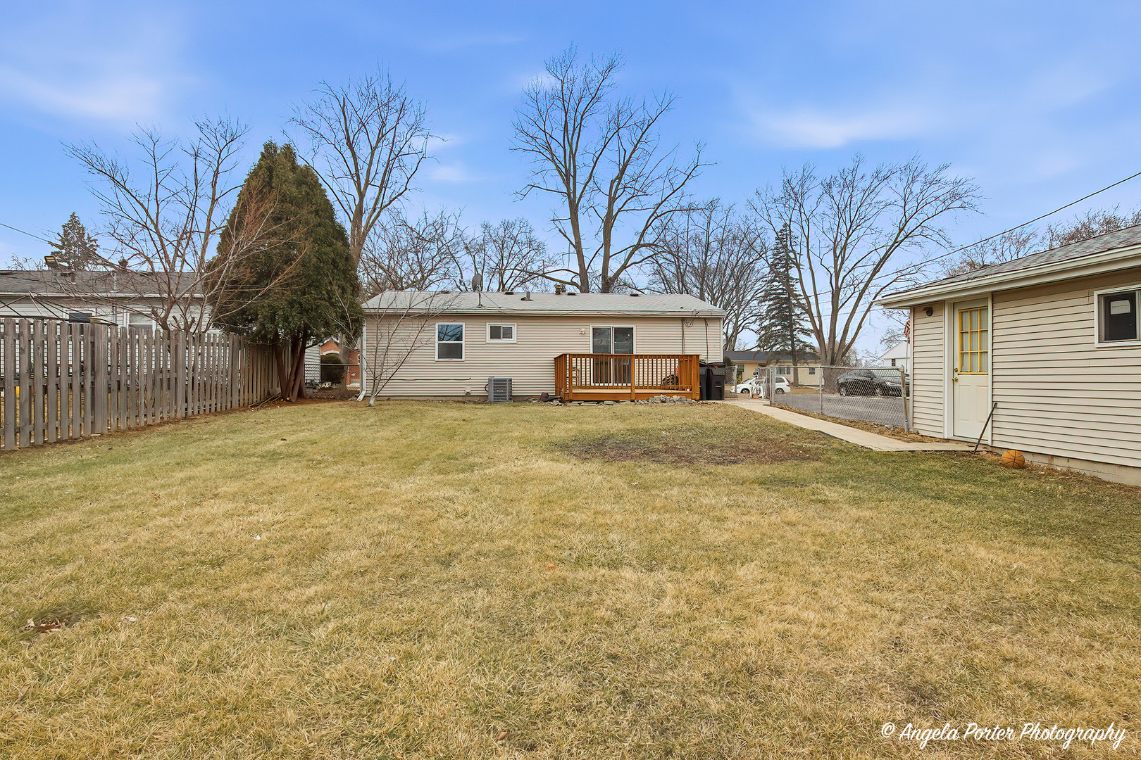 610 Larkdale Row, Wauconda, IL 60084