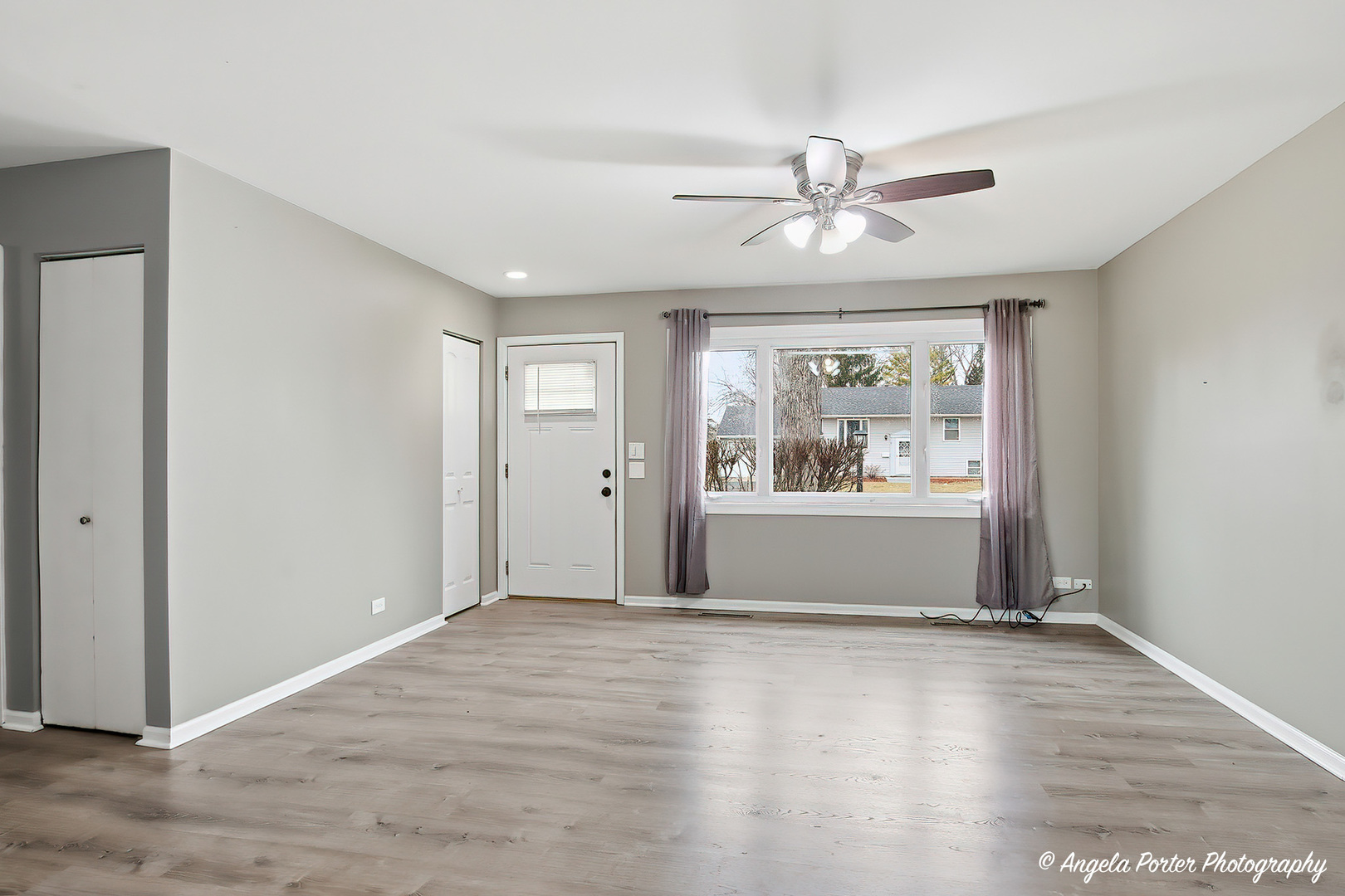 610 Larkdale Row, Wauconda, IL 60084