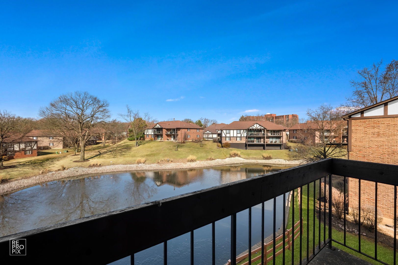 6820 Joliet Road #11, Indian Head Park, IL 60525