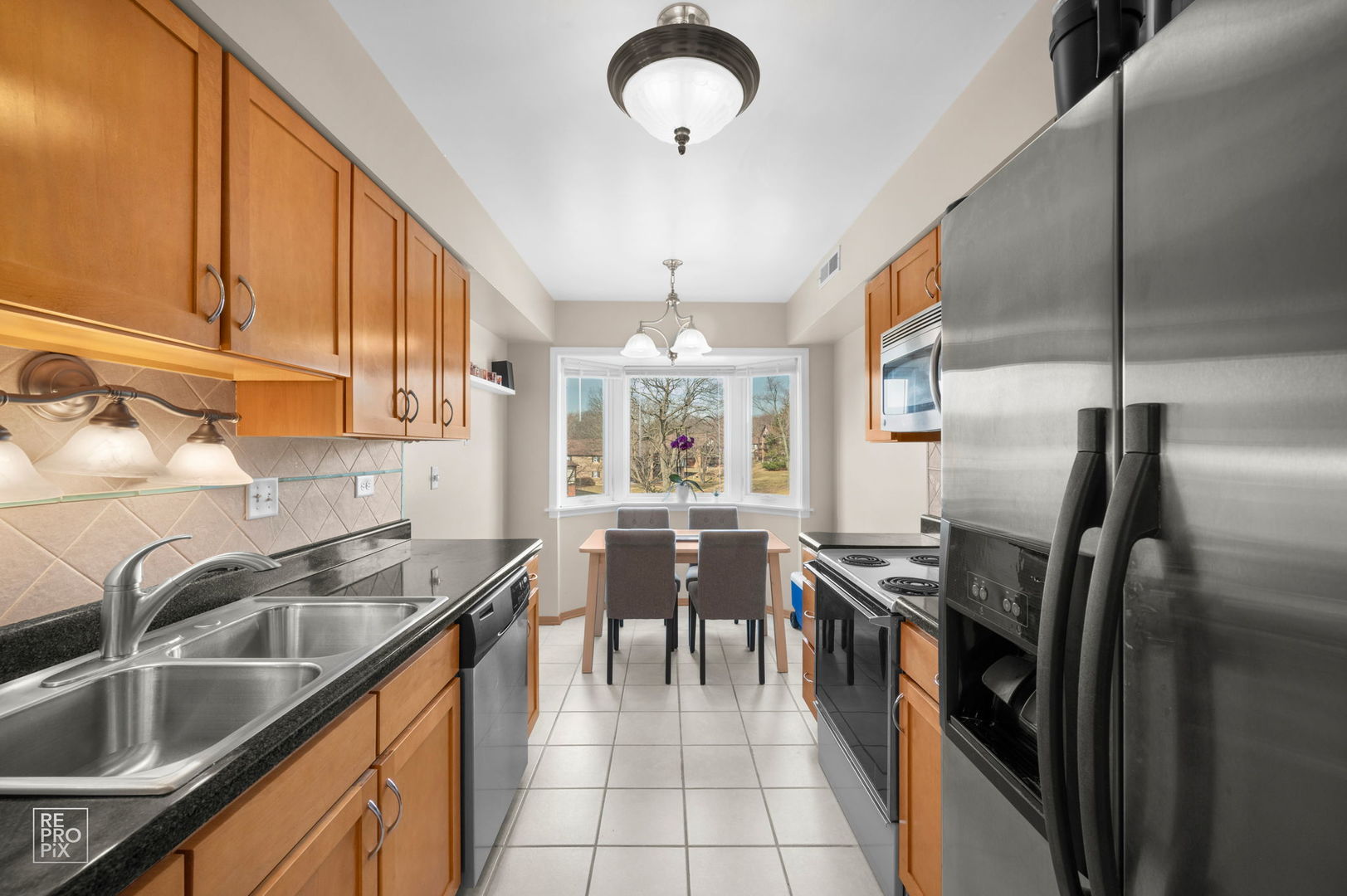 6820 Joliet Road #11, Indian Head Park, IL 60525